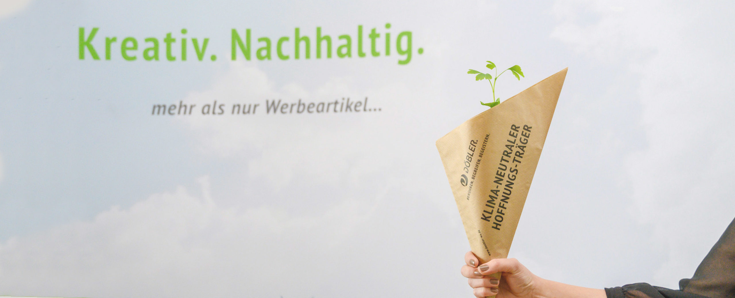 Ginkgo Konzept - große Wirkung mit kleinen Bäumen. Nachhaltigkeit,